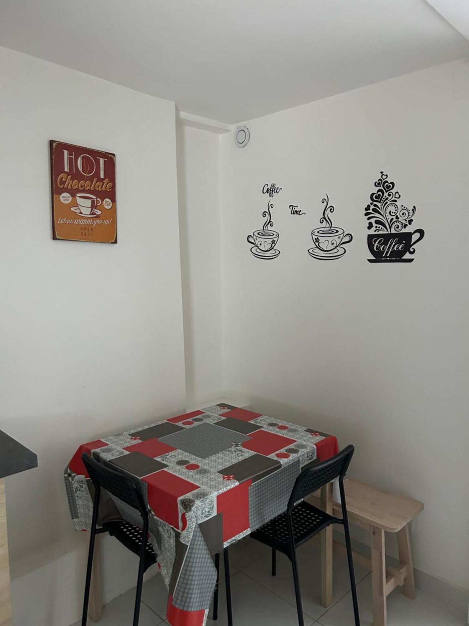 Appartement Avec Terrasse A 호스니-쑤-부와 외부 사진